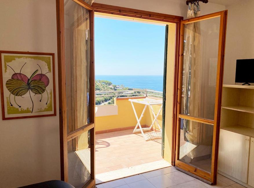Capoliveri Appartamento Panoramico Con Terrazzo Bagian luar foto